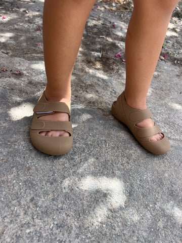 Toe Jelly Yumuşacık Cırt Cırtlı Kız Erkek Bebek Çocuk Sandalet Kahverengi